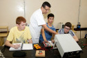 13-03-13 - CEEP - Centro Estadual Educacional Profissional, laboratórios de aula, estudantes do curso técnico em Eletrônica Analógica.  