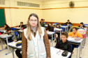 São José dos Pinhais - 25-04-13 - Escola Estadual Tarsila do Amaral inaugurada em Fevereiro, professora de matemática Fabiola Carolina Dolenga. 