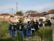 Amostras de água do Arroio Madureira, em Ponta Grossa, foram coletadas por alunos do Curso Técnico em Meio Ambiente do Colégio Estadual Polivalente, de Ponta Grossa, na manhã da última quarta-feira (02). As coletas aconteceram em três pontos distintos, cuja qualidade da água será monitorada mensalmente pelos estudantes.