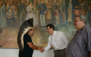 Governador Beto Richa recebe grupo de caingangues da aldeia Apucaraninha, localizada entre Londrina e o rio Tabagi, no Norte do Estado. Participaram do encontro, a secretária estadual da Família e Desenvolvimento Social, Fernanda Richa, o diretor-presidente da Cohapar, Mounir Chaowiche e o assessor especial para Assuntos Fundiários, Hamilton Seriguelli. Curitiba, 21/10/2013.
Curitiba, 21/10/2013.
Foto: Antonio Costa/ANPr