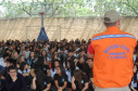 1,2 mil alunos do Colégio Pedro Macedo, em Curitiba, participaram de atividade da Brigada Escolar, coordenada pela Defesa Civil e Corpo de Bombeiros
