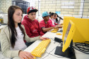 Programa Nacional de Informática na Educação (ProInfo), Colégio Estadual Hasdrubal Bellegard, em Curitiba. 20/11/2013. Na foto, os alunos Amanda de Paula Visote, 15 anos e Lucas Tadeu Gouveia Rosa, 14 anos.
