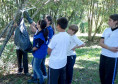 Escolas do Paraná cumprem nova etapa do projeto Sustentabilidade: Da escola ao rio. Na foto, alunos de Mallet participam do projeto.