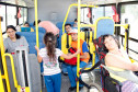 APAE de Campina Grande do Sul recebe ônibus adaptado. 11-02-14.
