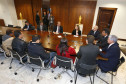 Governador Beto Richa, acompanhado pelo, Secretário da Educação, Paulo Schmidt, Secretária de Administração e Previdência, Dinorah Nogara, Secretário Chefe de Gabinete, Deonilson Roldo, Secretário de Finanças, Luiz Eduardo Sebastiani, Deputados, Professor Lemos, Valdir Rossoni e Ademar Traiano, recebe para reunião no Gabinete do Palácio Iguaçu a Diretoria do APP-Sindicato.Curitiba, 28/04/2014.