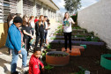 Colégio Estadual Olindamir Merlin Claudino, professora Giovana Aparecida Pereira Bento realiza projeto "Vermicompostagem: raspas e restos fazem a diferença”. 08-05-14. 