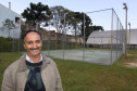 Colégio Estadual Padre Silvestri Kandora, em Sata Felicidade, Curitiba. Na foto, o diretor Cícero Donadelli, em frente a quadra que foi construída com os recursos do Fundo Rotatório.
Curitiba, 26/05/2014.