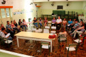 A Secretaria de Estado da Educação encerrou o Curso para Conselheiros Escolares nessa segunda-feira (24), no Colégio Estadual Lysimaco Ferreira da Costa, em Curitiba. O evento contou com cerca de 40 pessoas que participaram das duas últimas turmas do curso na regional de educação de Curitiba. Em todo Paraná, o curso contou com mais de 2,7 mil inscritos.