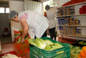 Secretaria de Estado da Educação do Paraná, Cooperativa AOPA de agricultura familiar, agricultores separam alimentos para entrega nas escolas, CEEP Newton Freire em Pinhais. 14-04-15.