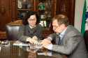 A secretária de Estado da Educação, professora Ana Seres, recebeu na tarde desta quinta-feira (28), na sede da SEED, na Vila Izabel, a visita do secretário de Estado para Assuntos Estratégicos, Flávio Arns. 