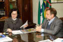 A secretária de Estado da Educação, professora Ana Seres, recebeu na tarde desta quinta-feira (28), na sede da SEED, na Vila Izabel, a visita do secretário de Estado para Assuntos Estratégicos, Flávio Arns. 