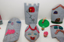 Desenhos, pinturas, esculturas e modelagens, feitas por alunos de escolas estaduais de Curitiba estão expostos no Centro Juvenil de Artes Plásticas, que pertence à Secretaria de Estado da Cultura. São trabalhos elaborados durante as oficinas ofertadas pelo Centro no primeiro semestre e que agora compõem a exposição “Contemporâneos”. A mostra pode ser vista até o dia 9 de agosto e a entrada é gratuita.