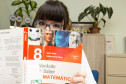 Sarah Danielle Baum de Witt, estudante do 8º do Colégio Estadual Leôncio Correia, em Curitiba, estuda matemática e física nas horas vagas, em casa, e incentiva os colegas a também participarem da Obmep