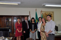 A secretária de Estado da Educação, professora Ana Seres, recebeu, nesta terça-feira (01), em seu gabinete, a supervisora educacional japonesa Shimauchi Mitsuko, do município japonês de Toyohashi. Participaram da reunião também o diretor-geral da SEED, Edmundo da Veiga; a superintendente de Educação, Fabiana Cristina Campos; a superintendente de Desenvolvimento Educacional, Vanda Dolci Garcia; e o diretor de Políticas e Programas Educacionais, Eziquiel Menta.