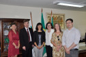 A secretária de Estado da Educação, professora Ana Seres, recebeu, nesta terça-feira (01), em seu gabinete, a supervisora educacional japonesa Shimauchi Mitsuko, do município japonês de Toyohashi. Participaram da reunião também o diretor-geral da SEED, Edmundo da Veiga; a superintendente de Educação, Fabiana Cristina Campos; a superintendente de Desenvolvimento Educacional, Vanda Dolci Garcia; e o diretor de Políticas e Programas Educacionais, Eziquiel Menta.
