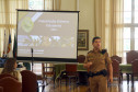 Os alunos do Colégio Estadual do Paraná, em Curitiba, participaram do curso “Você Pode Praticar Segurança?” nesta terça-feira (5). A palestra, ministrada por integrantes do Batalhão de Patrulha Escolar Comunitária (BPEC), instrui os estudantes sobre questões de segurança pública e cuidados que podem ser tomados para evitar a criminalidade. A atividade será feita em abril e maio em 164 escolas de Curitiba.