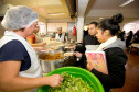 As escolas da rede estadual de ensino começaram a receber nesta semana 80 toneladas de carne bovina para a merenda escolar. Estão sendo entregues nesta remessa 32 toneladas de almôndegas e 48 toneladas de carne em tiras. A Secretaria de Estado da Educação já tem assegurado em contrato cerca de duas mil toneladas de carne bovina, suína e peixes que serão entregues as escolas estaduais ao longo do ano letivo.