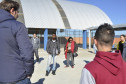 Representantes da Secretaria de Estado da Educação (SEED) se reuniram na manhã desta quinta-feira (11) com estudantes do Colégio Estadual Casemiro Karman, em Campo Largo (Região Metropolitana de Curitiba), para acompanhar o andamento das obras do novo prédio da escola, no bairro Rivabem. Esta é a segunda vistoria conjunta da SEED e estudantes na escola.