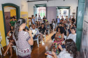 Obra pode ser trabalhada em sala de aula por escolas das redes pública e particular, além de universidades, que podem utilizar o conteúdo em todas as disciplinas para complementar o currículo pedagógico.
