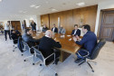 O governador Carlos Massa Ratinho Junior recebeu em seu gabinete, o secretário de Educação, Renato Feder e integrantes do Instituto Lemann.Curitiba, 05-06-19.Foto: Arnaldo Alves / ANPr.