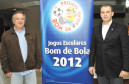 Jair Libardoni, coordenador do Bom de Bola e o secretário do esporte Evandro Roman.