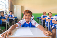 Estudantes kaingang do Colégio Estadual Indígena Cacique Gregório Kaekchot, em Manoel Ribas, ganharam quadra coberta e um novo espaço de refeitório e cozinha.