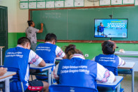 Estudantes kaingang do Colégio Estadual Indígena Cacique Gregório Kaekchot, em Manoel Ribas, ganharam quadra coberta e um novo espaço de refeitório e cozinha.