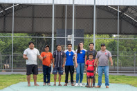 Estudantes kaingang do Colégio Estadual Indígena Cacique Gregório Kaekchot, em Manoel Ribas, ganharam quadra coberta e um novo espaço de refeitório e cozinha.