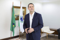 Governador autoriza concurso para contratação de professores e pedagogos no Paraná