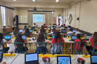 Alunos do Colégio Estadual Humberto de Campos, no município de Santo Antônio do Sudoeste, utilizam a plataforma Matific.