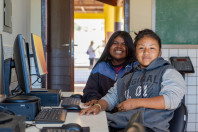 Alunos do Colégio Estadual Indígena Cacique Otávio dos Santos têm aula de informática e robótica
