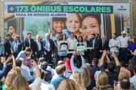 ônibus escolares