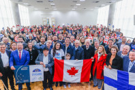 75 professores passarão três semanas no Canadá e 24 professores ficarão um mês na Finlândia