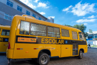 Novos ônibus escolares ampliam acesso à educação em Guaraqueçaba