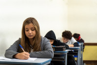 Mais de 930 mil alunos da rede estadual fazem a Prova Paraná a partir de segunda-feira