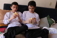 Estado oferece merenda em casa para 800 alunos que não podem ir à escola
