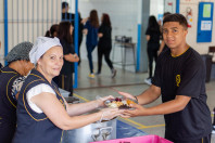 Paraná escala chef premiada para treinar merendeiras da rede estadual de ensino
