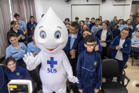 Governo inicia campanha de vacinação nas escolas para proteger 2,4 milhões de alunos
