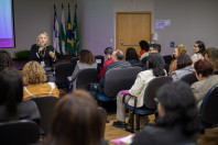 Evento reúne técnicos para fortalecer diretrizes do Ensino Médio Paranaense
