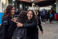 Com mais professores e novidades, 1 milhão de alunos voltam às aulas no Paraná
