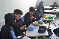 Colégios do Parceiro da Escola promovem aulas de crochê para estimular a concentração