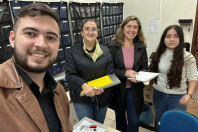 Alunas da rede estadual vão apresentar na Índia calculadora para deficientes visuais
