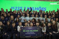 Estado apoiará municípios na implementação de inglês e robótica no Ensino Fundamental