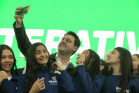 Estado apoiará municípios na implementação de inglês e robótica no Ensino Fundamental