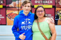 Ganhando o Mundo: reencontros marcam retorno de estudantes do Reino Unido