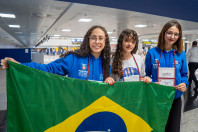 Primeiro voo para o Canadá do Ganhando o Mundo 2026 leva 20 estudantes paranaenses
