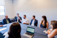 Comitiva de autoridades do México conhece modelo de ensino de inglês do Paraná