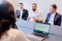 Comitiva de autoridades do México conhece modelo de ensino de inglês do Paraná