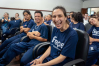 Alunos das Apaes do Paraná começam a receber kits com materiais escolares