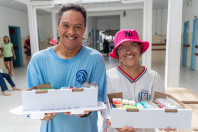 Seed-PR entrega kits escolares em Campo Largo